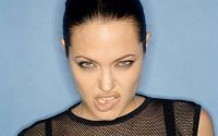 Angelina Jolie, recunoaşte: "Sunt bolnavă psihic"