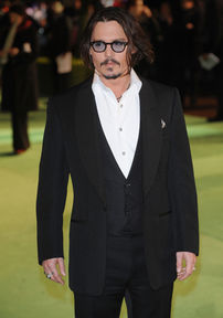 Johnny Depp a cumpărat haine colegilor de filmare