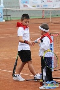 Competiţii de tenis pentru copii
