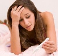 11 motive pentru care îţi întârzie menstruaţia