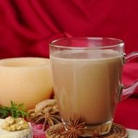 Lapte de nuci cu cacao şi cuişoare