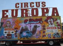 CIRCUS EUROPA la Oradea: Acrobatii, jonglerii si clovni buclucasi