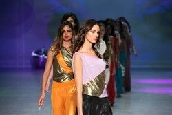 Mirela Stelea, show de modă la Dubai Fashion Week