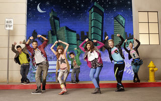 DISNEY CHANNEL lansează competiţia Dance, Dance inspirată de serialul Totul pentru dans