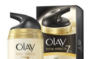 Lupta impotriva celor 7 semne ale imbatranirii cu Olay Total Effects