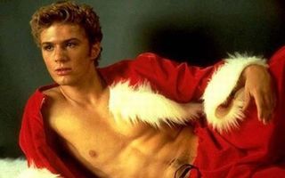 Hollywood: Top 7 cei mai sexy Moşi Crăciun. 5 actori, un sportiv şi un muzician