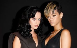 Katy Perry, invitată de Rihanna în Barbados după divorţul de Rusell Brand