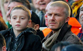 Beckham se roagă de "duşmani" pentru fiul său