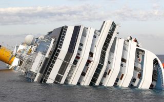 Nepoata unei victime de pe Titanic se afla pe vasul eşuat în Italia