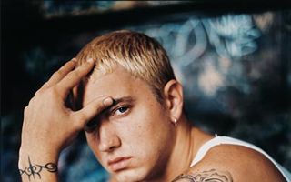 Un vagabond vrea 9 milioane de dolari de la Eminem