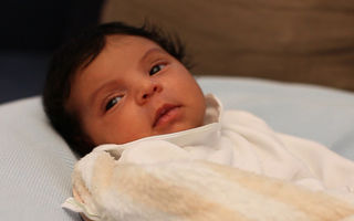 Primele imagini cu fetiţa cuplului Beyonce - Jay-Z!