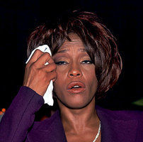 Whitney Houston, privighetoarea a murit în cadă. Un talent ucis de droguri!