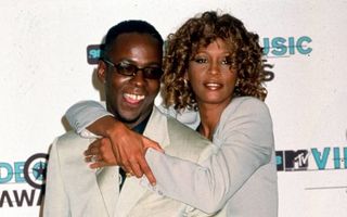 Whitney Houston, condamnată la moarte de iubirea pentru Bobby Brown