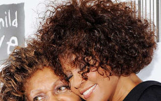 Mama lui Whitney vrea să ia legătura cu spiritul fiicei ei