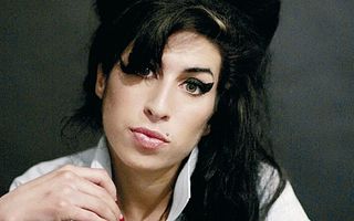 Averea lui Amy Winehouse a revenit părinţilor artistei