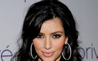 Kim Kardashian s-a combinat cu Kanye West