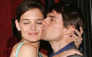 Tom Cruise şi Katie Holmes divorţează!