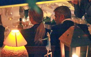 George Clooney și iubita lui, o cină toxică