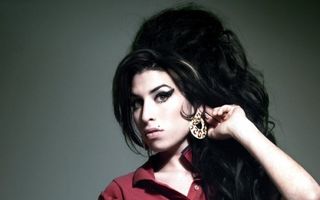 Un an de la moartea lui Amy Winehouse