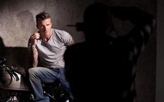Cum lucrează fotomodelul David Beckham