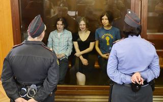 Două membre ale trupei Pussy Riot au fugit din Rusia