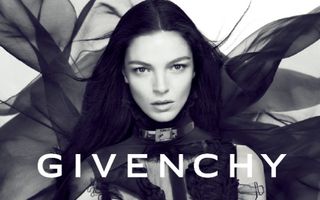 Givenchy a lansat cel mai nou parfum, Dahlia Noir!