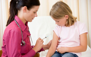 Vaccinul anti-HPV: 6 lucruri pe care trebuie să le ştii înainte de a-l face