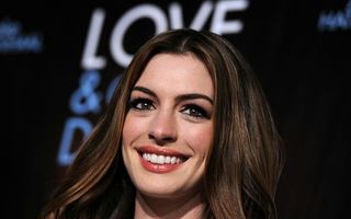 Anne Hathaway s-a măritat cu Adam Shulman - FOTO