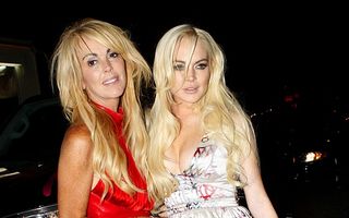Lindsay Lohan s-a bătut cu mama ei