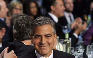 George Clooney, în pat cu Cindy Crawford