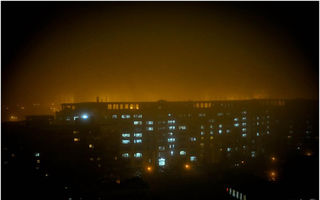 Imaginea zilei: Oraşul ia foc în nopţile de iarnă