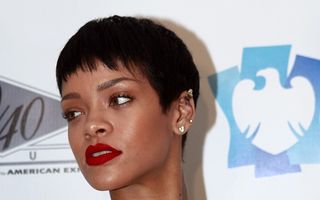 Rihanna va debuta în modă
