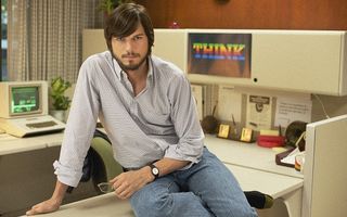 Ashton Kutcher, "fratele geamăn" al lui Steve Jobs