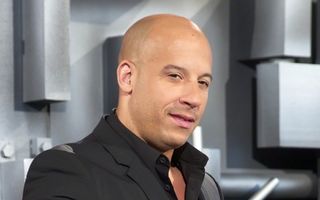 Hollywood: Vin Diesel, viaţa explozivă a unui chelios sexy. Descoperă-l!