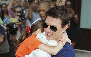 Fiica lui Tom Cruise, vacanţă de cinci zile la Londra cu tatăl ei