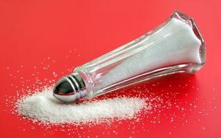 6 sfaturi ca să controlezi consumul de sare. Recomandările unui expert în nutriţie