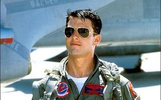 Hollywood: Top 10 cei mai sexy actori îmbrăcaţi în uniformă. Admiră-i!