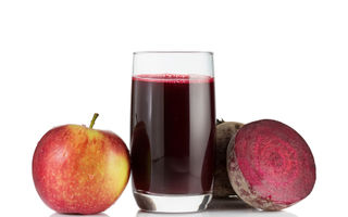 Dr. Oz: 4 beneficii ale sucului de sfeclă roşie. În ce cantitate se consumă?