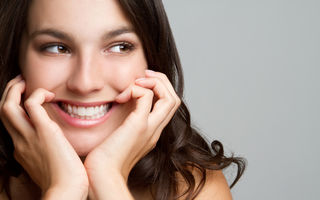 Frumuseţea ta: 7 obiceiuri proaste care-ţi agravează acneea. Evită-le!
