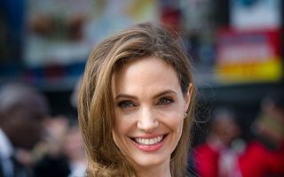 Angelina Jolie, prima apariţie după mastectomie