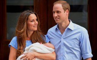 Bebelușul regal. Rochia cu buline purtată de Diana acum 31 de ani revine