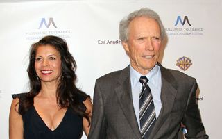 Clint Eastwood divorțează la 83 de ani