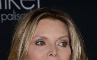 Michelle Pfeiffer: "Am trăit doar cu Marlboro Lights şi Coca-Cola"