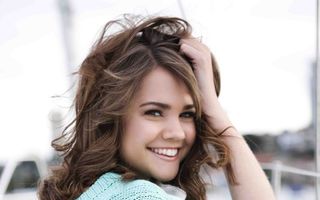 Interviu Maia Mitchell: Afla mai multe despre stilul actritei!