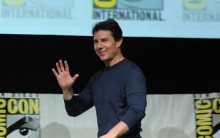 Tom Cruise vrea 50 de milioane de dolari de la tabloide