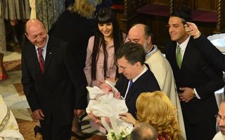 Elena Băsescu și-a botezat fetița. Imagini cu micuța Sofia Anais!
