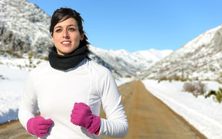 6 metode ca să-ţi protejezi tenul de frig dacă faci sport în aer liber