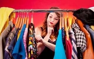 Modă: 6 trucuri ca să-ţi foloseşti eficient toate hainele din garderobă