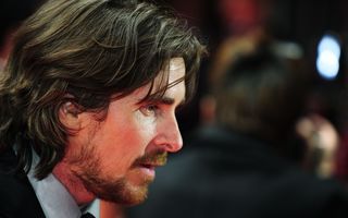 Mama lui Christian Bale vrea să se împace cu fiul ei