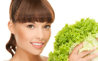 Nutriţie: Ce alimente trebuie să consumi ca să vindeci acneea